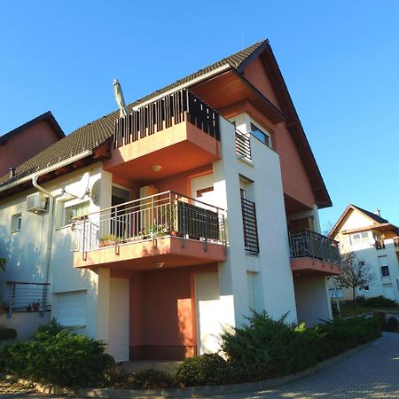 Roselio Sky Residence Heviz Luaran gambar